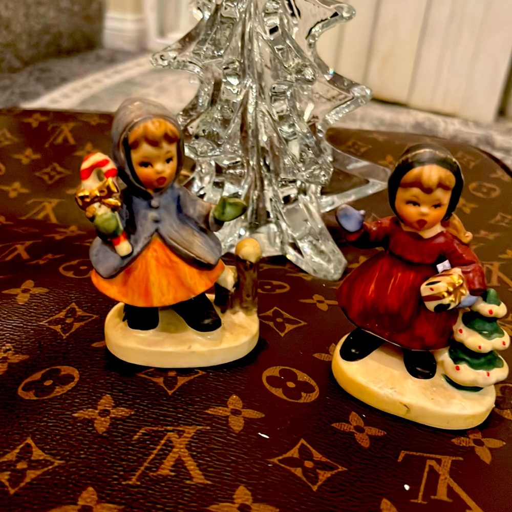 Napcoware Figurine Christmas Duo .3 1-2” High